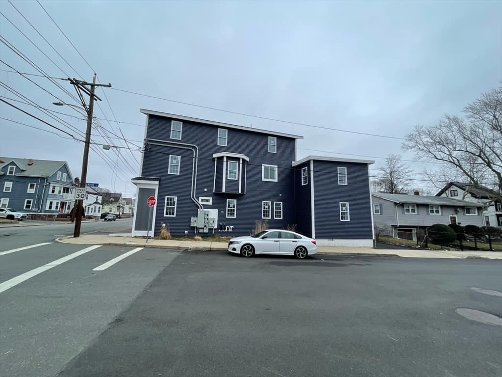 90 Essex St photo 3
