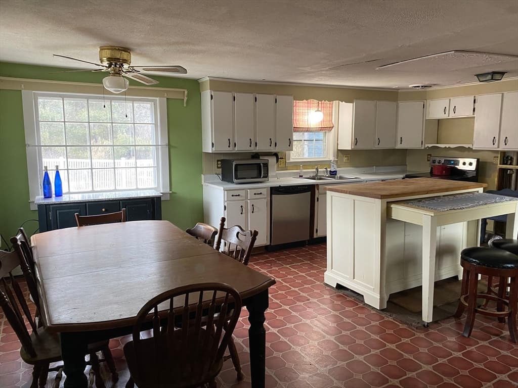 16 Skivira Lane photo 5