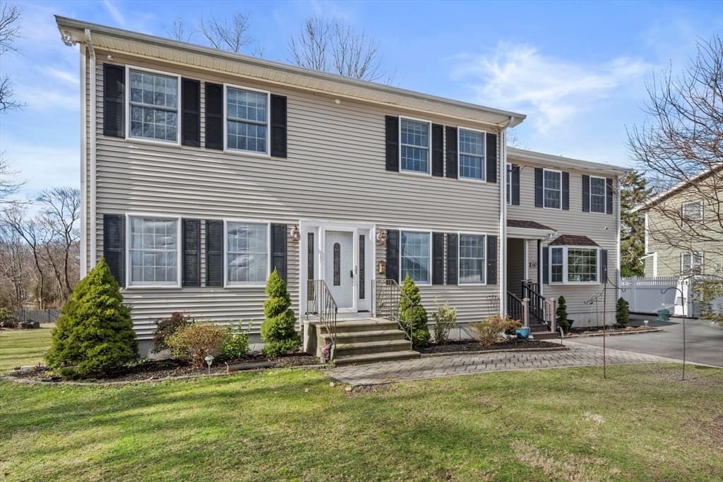 60 Emery St