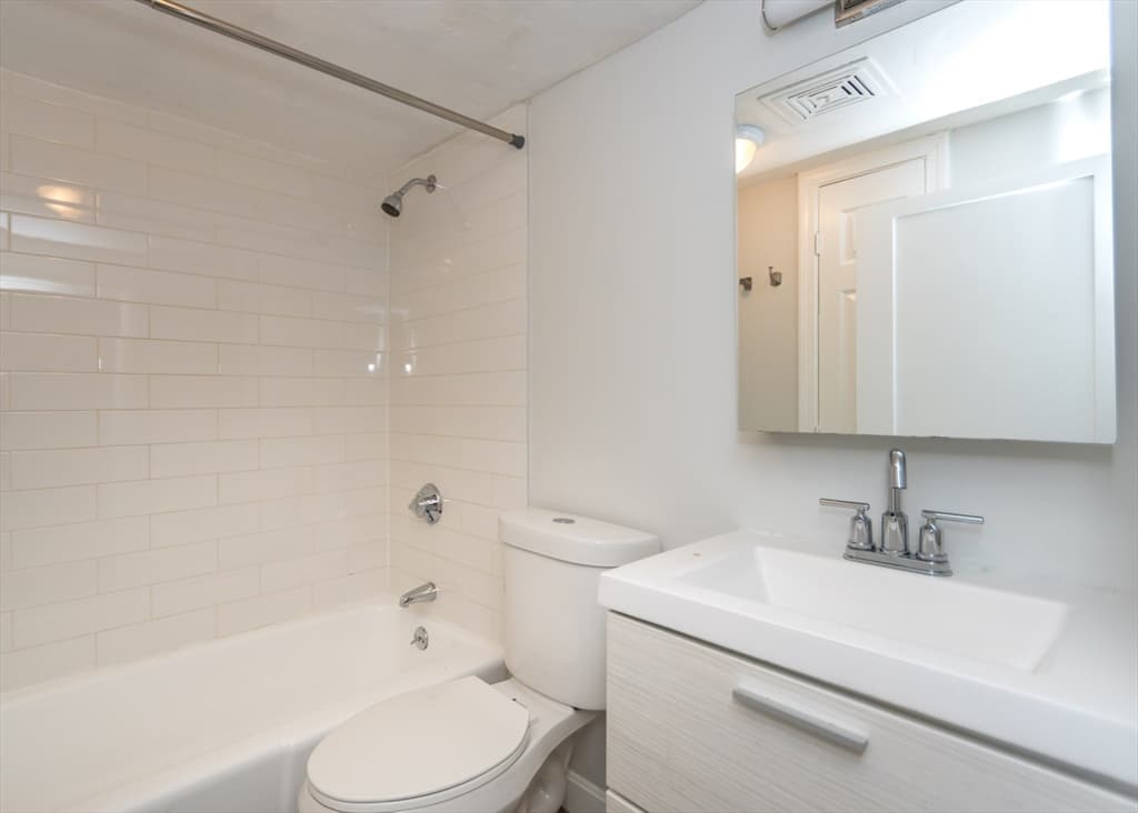 46 Bolton Street #2 photo 3