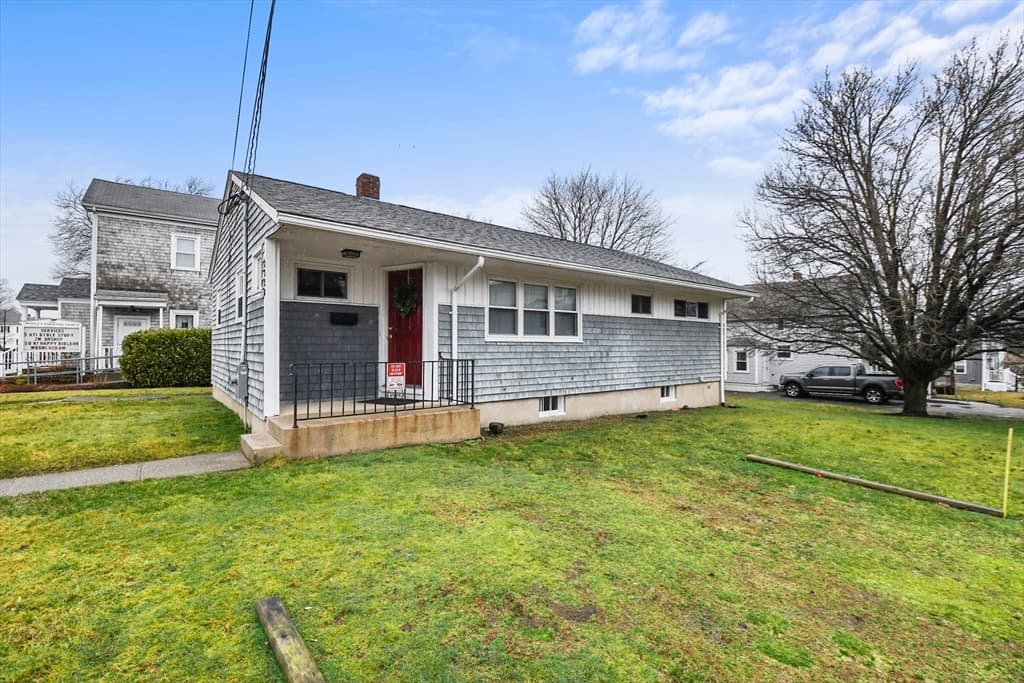 2228 Acushnet Ave photo 2