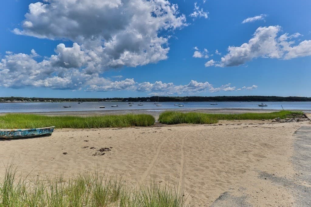 75 Shore Avenue photo 2