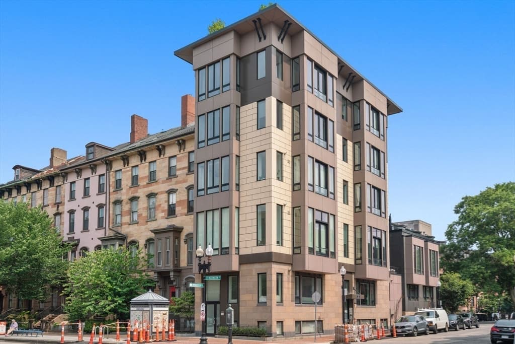 1672 Washington St #102