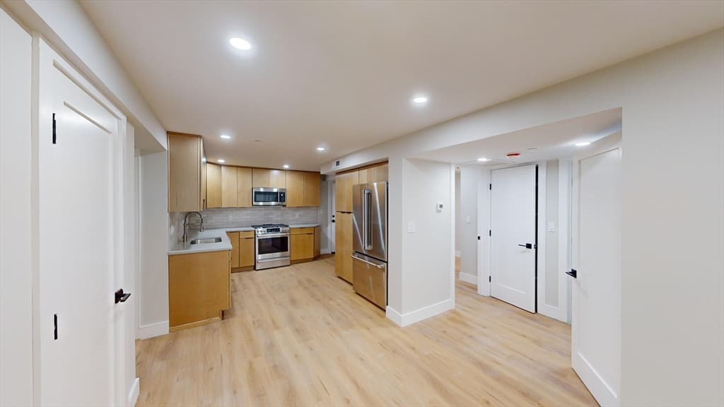 145 Sutherland Rd #G photo 5