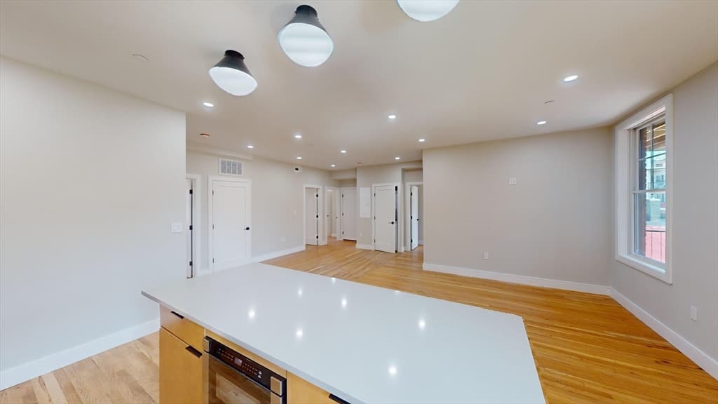 145 Sutherland Rd #2 photo 5