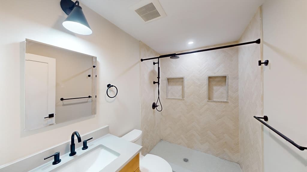 145 Sutherland Rd #1 photo 5