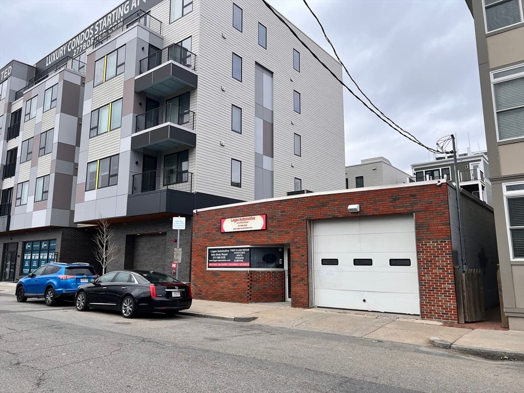 344 Bremen Street photo 2