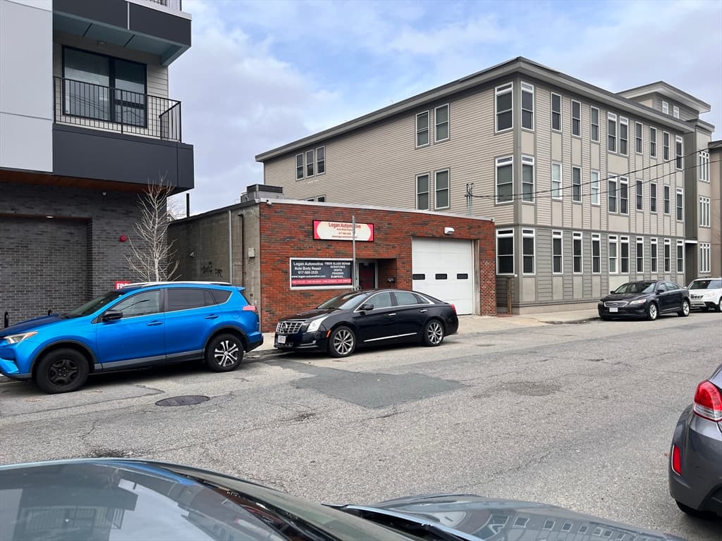 344 Bremen Street photo 4