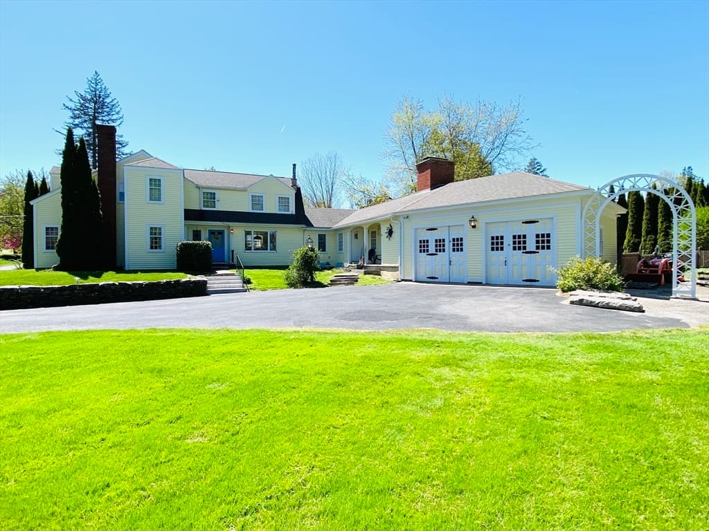 40 Grove St N photo 2