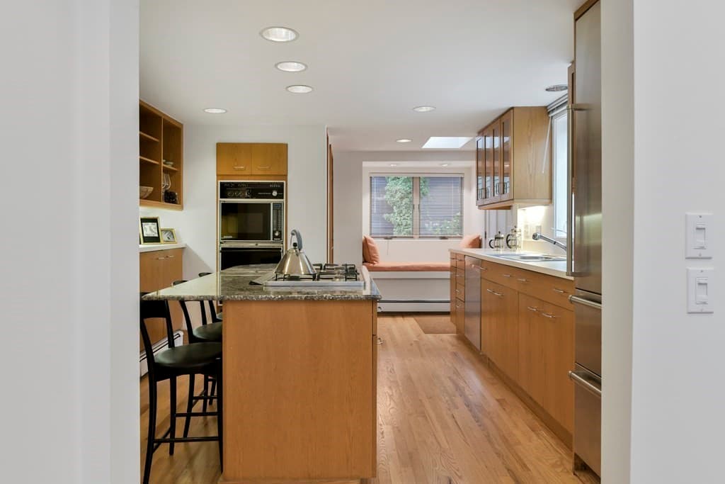 572 Franklin #572 photo 3