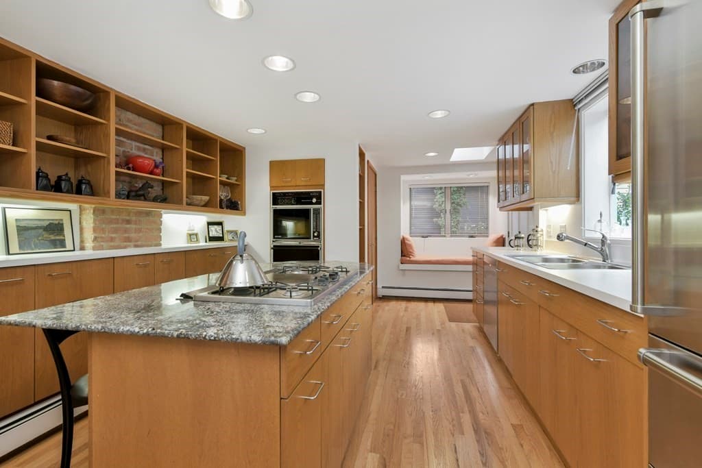 572 Franklin #572