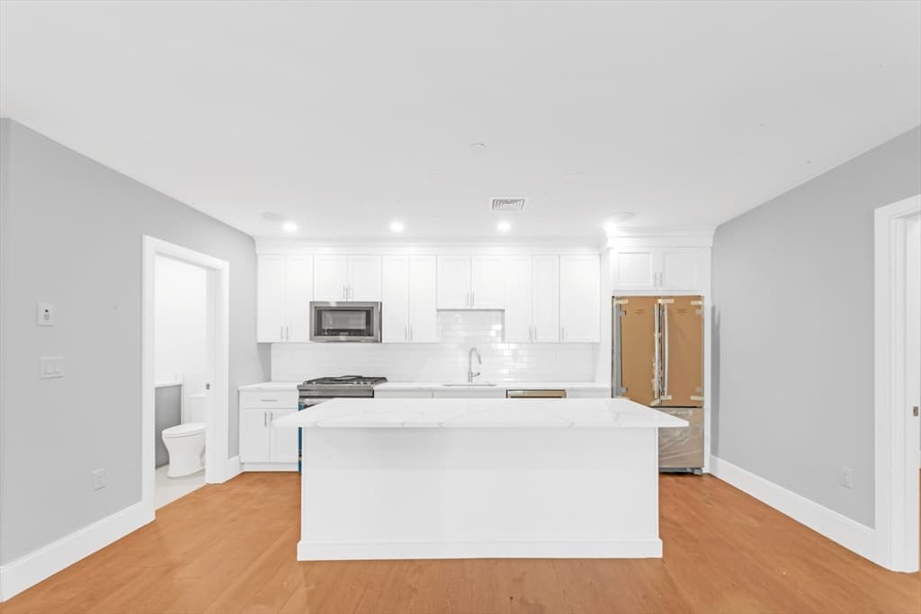 480 West Broadway #105 photo 2