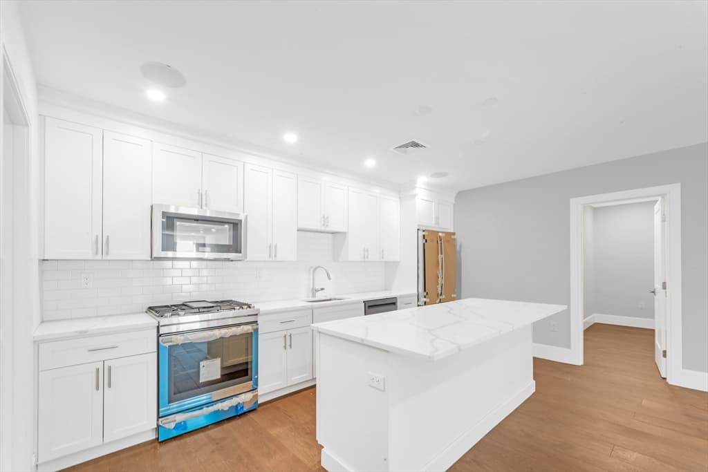 480 West Broadway #105