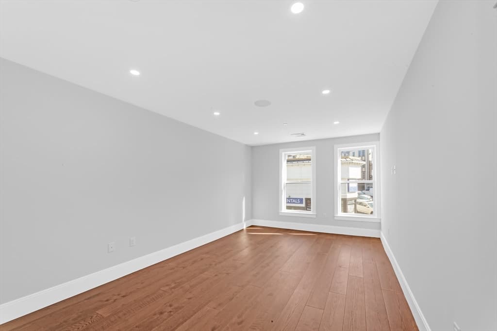 480 West Broadway #105 photo 4
