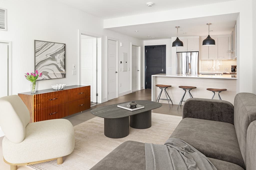 40 Traveler St #706 photo 2