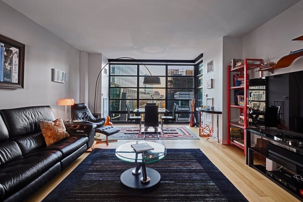 580 Washington St #9A photo 2