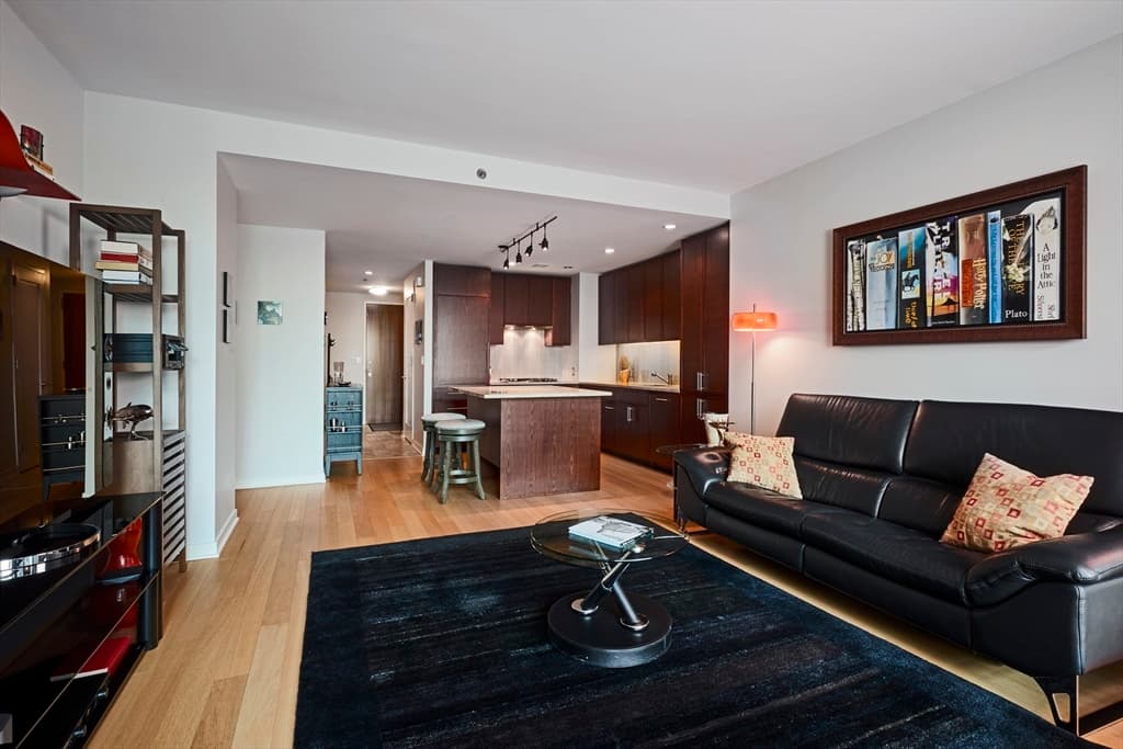 580 Washington St #9A photo 3