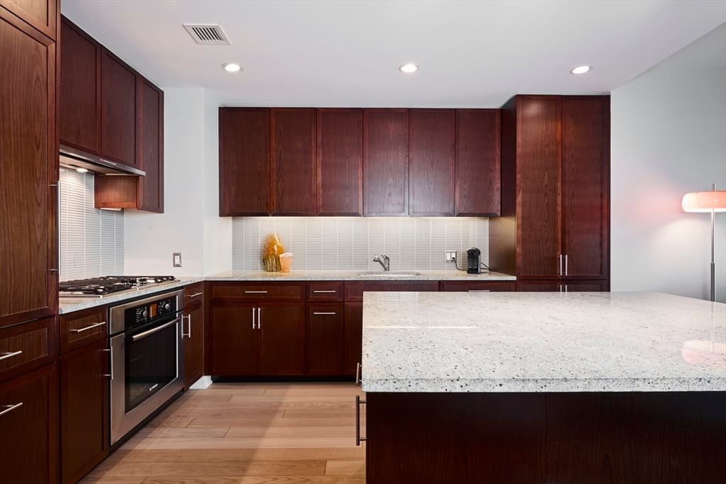 580 Washington St #9A photo 5