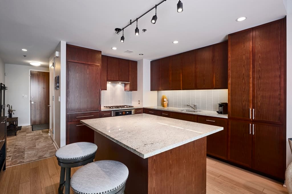 580 Washington St #9A photo 4