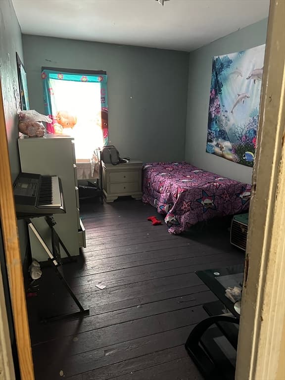 104 Tallman St photo 2