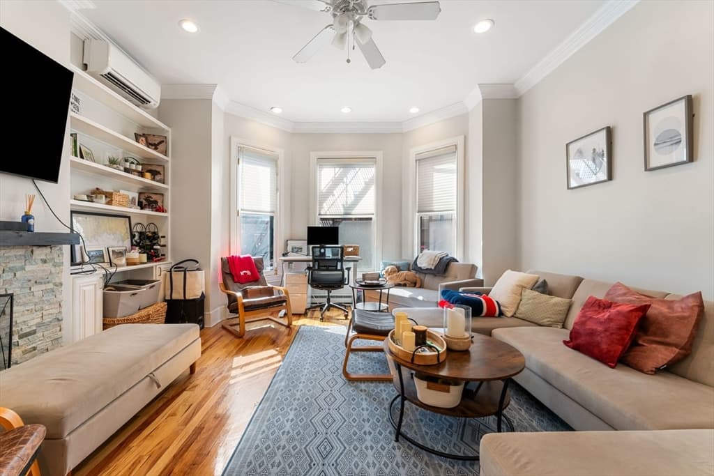 329 Beacon St #2 photo 3