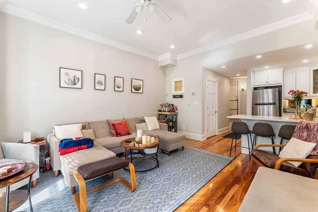 329 Beacon St #2 photo 5