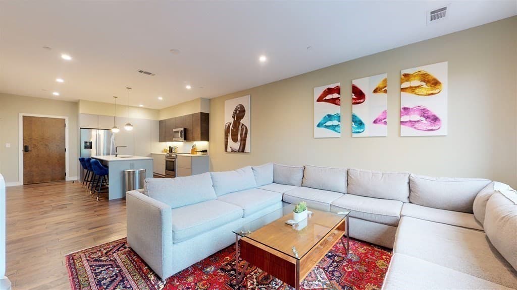 45 Burnett Street #212