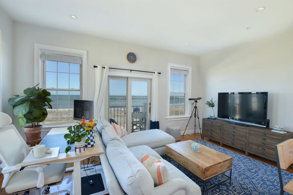 148 Winthrop Shore Dr #5 photo 4