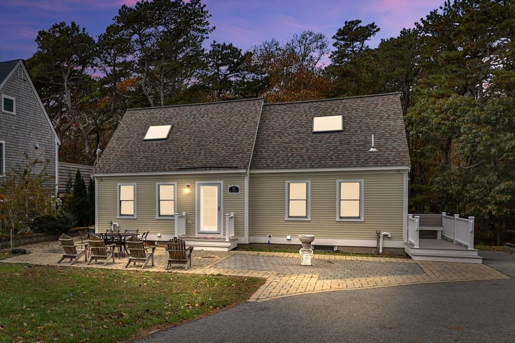 72 Race Point Rd