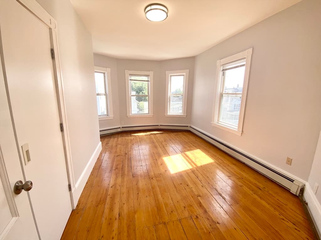 108 Beacon St #3 photo 5