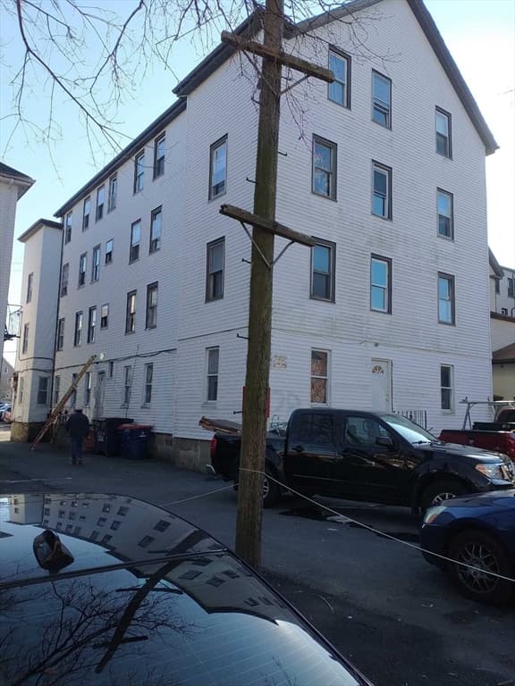 239 Sawyer St photo 2