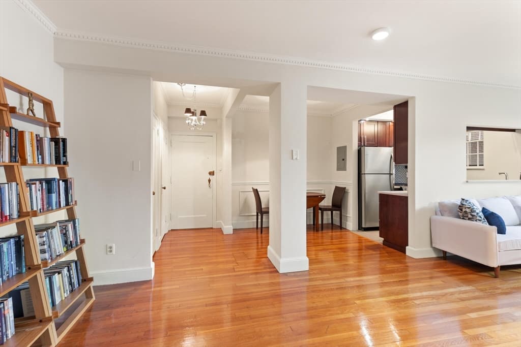 280 Beacon #APT 1 photo 5
