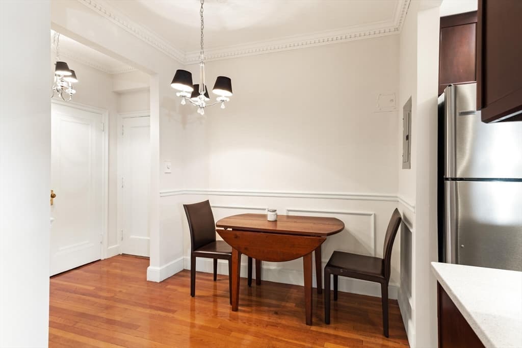 280 Beacon #APT 1 photo 4