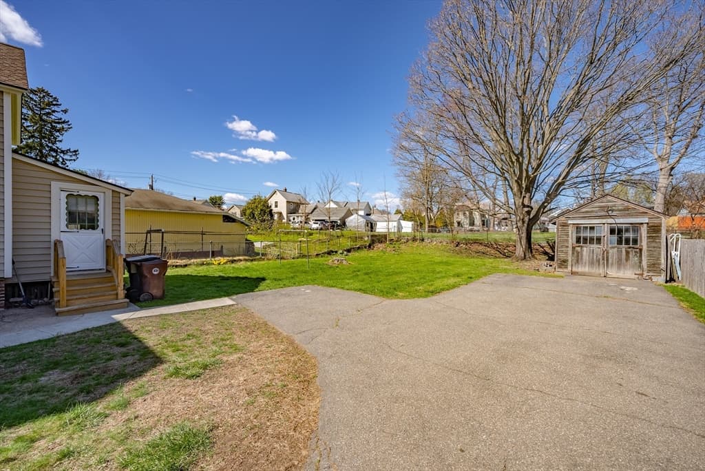 43 Parker Ave photo 4