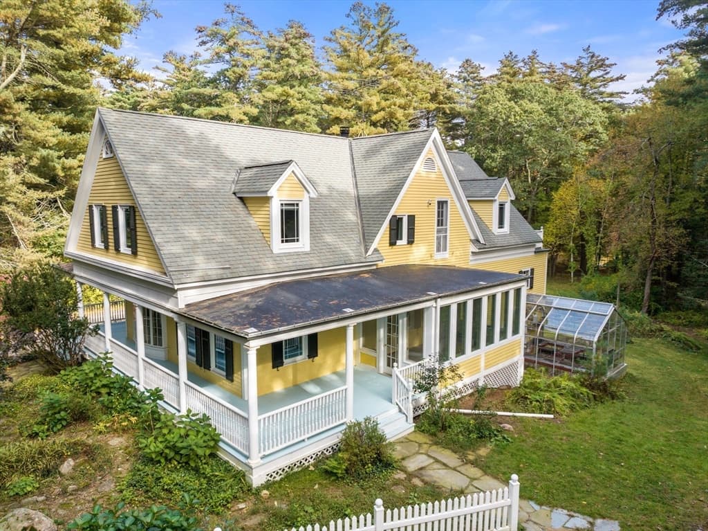 397 Concord Road photo 2