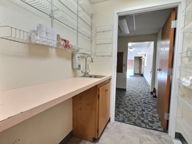 881 South Street photo 4