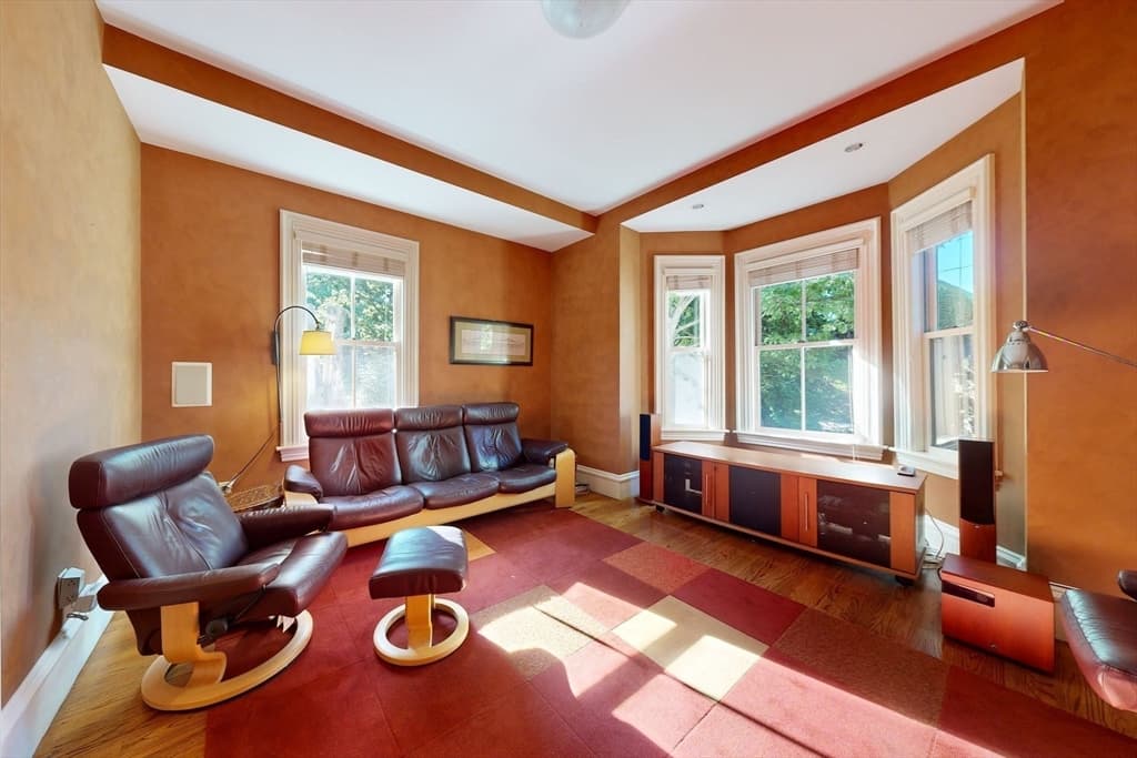 90 Highland Avenue photo 3