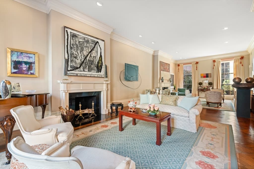 22 Louisburg Square photo 3