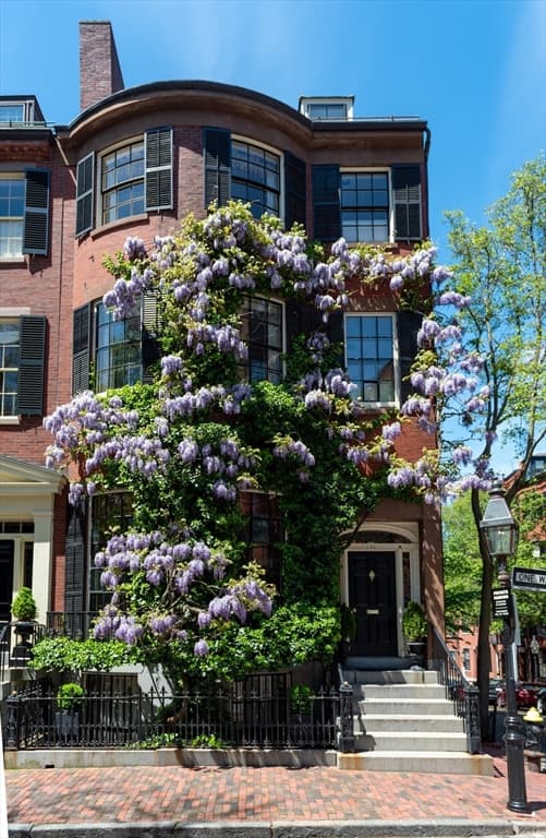 22 Louisburg Square