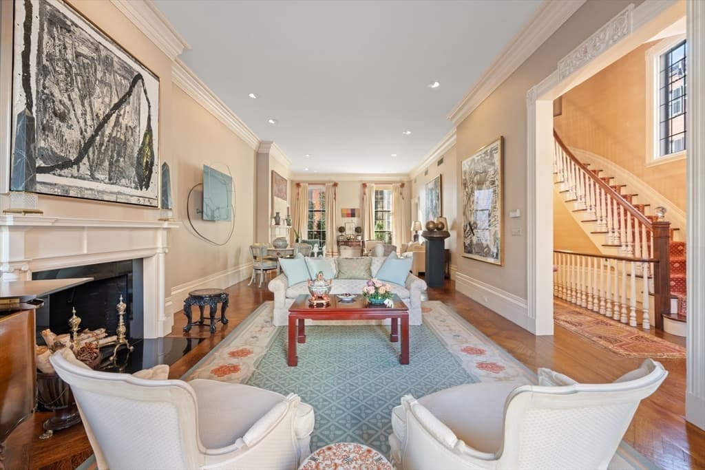 22 Louisburg Square photo 5