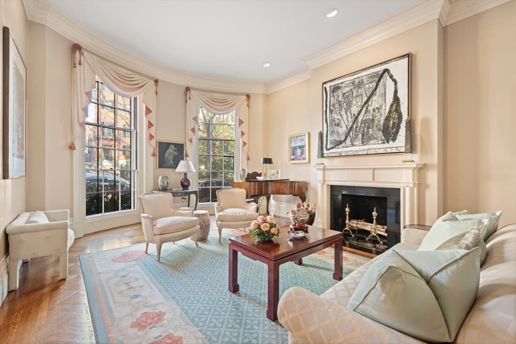 22 Louisburg Square photo 4