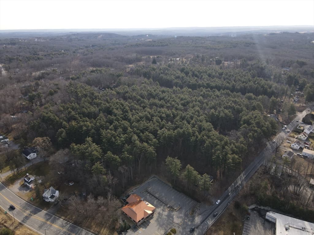 77 Electric Ave photo 2