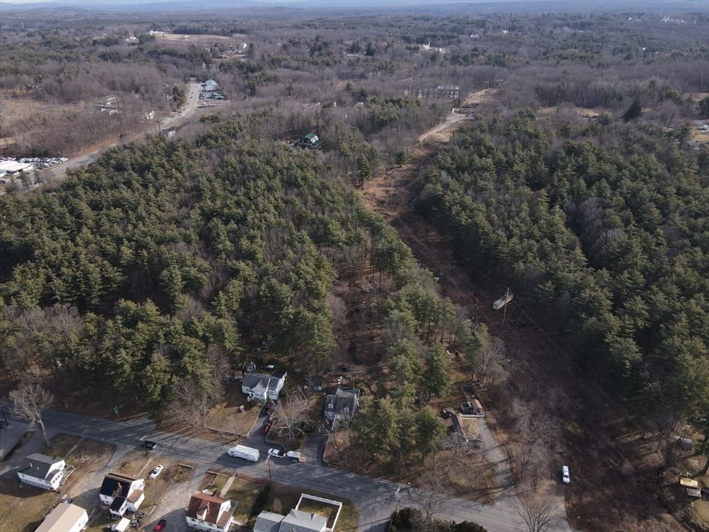 77 Electric Ave photo 5