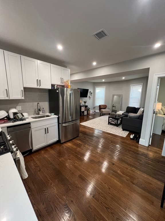 25 Pleasant St #3