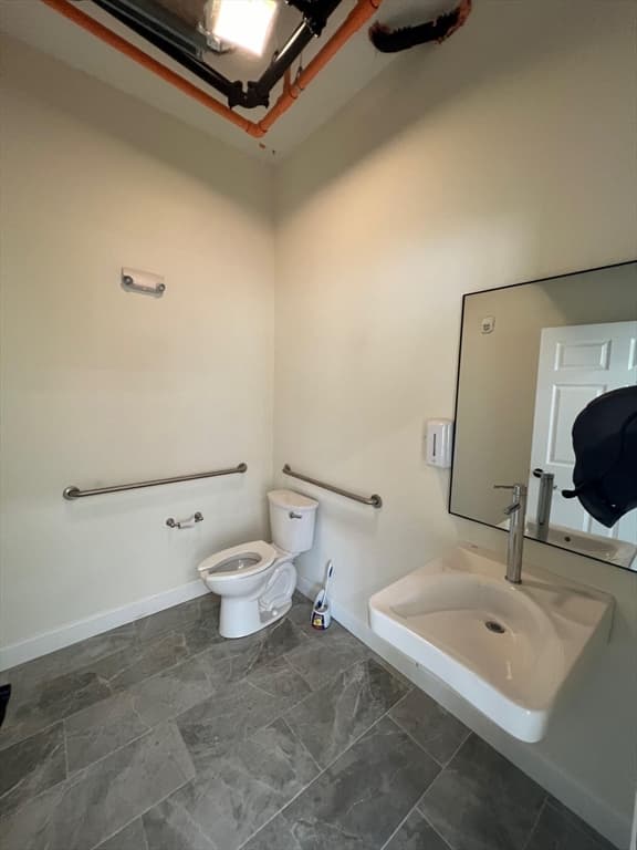 725 Main Street #B photo 3