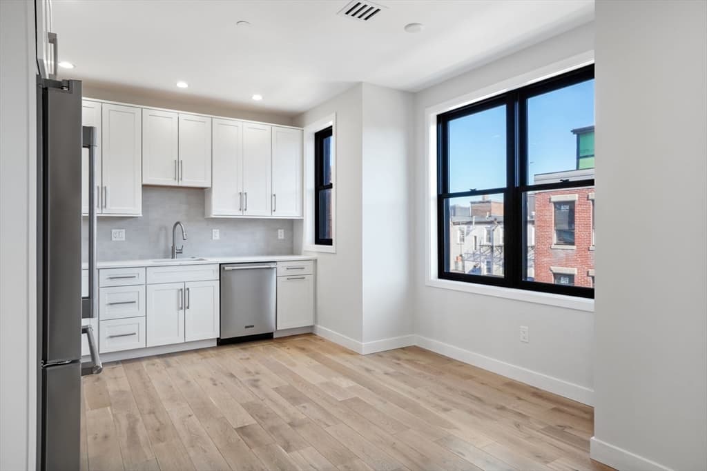 210 Endicott St #4 photo 5