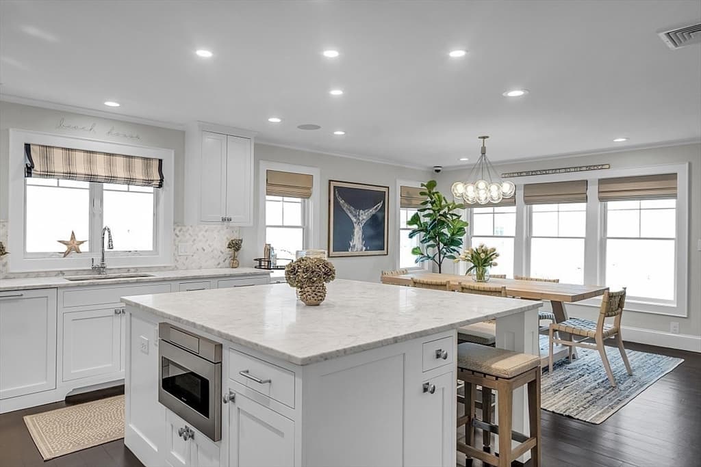 16 Nantucket Ave photo 5