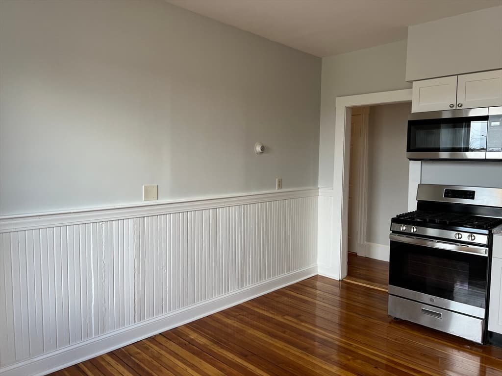 56-60 Cottage St #3R photo 5