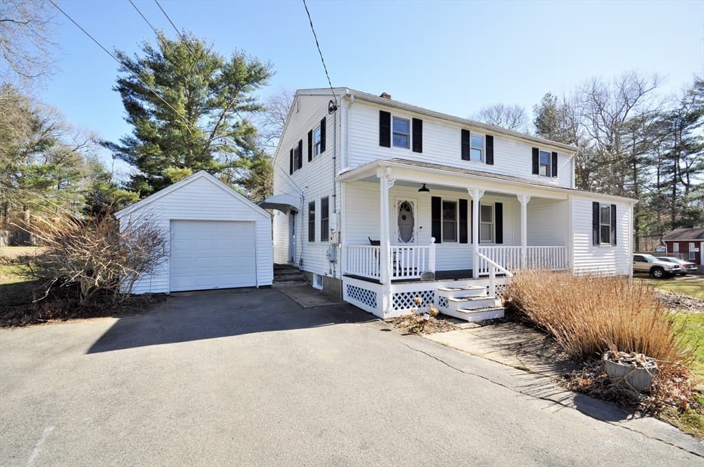 823 Central St photo 2