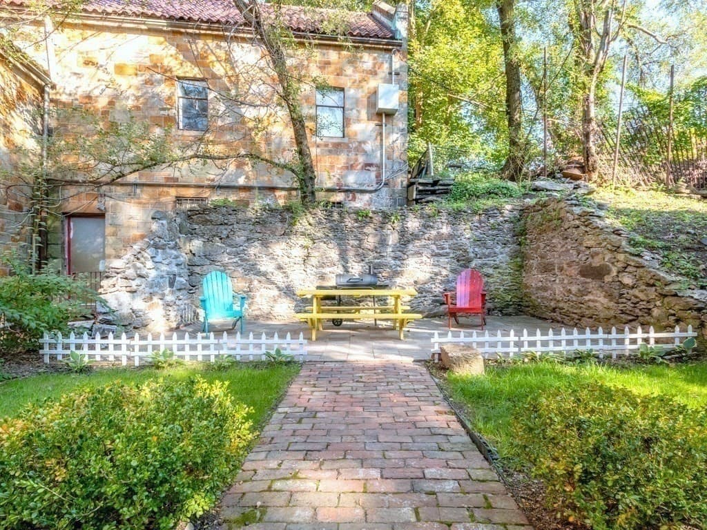 96 Warren #1 photo 4